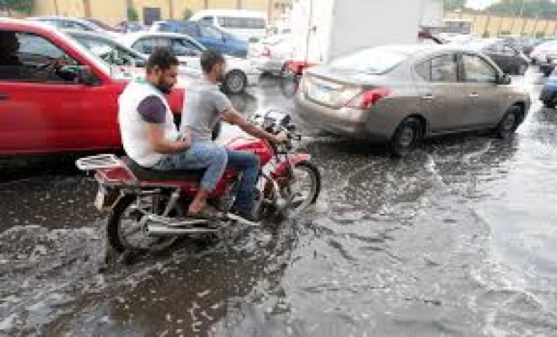 أمطار فيضانية تجتاح مصر خلال الساعات القادمة.. والأرصاد الجوية تدق ناقوس الخطر وتحذر من الكارثة الكبرى وهذه المناطق الأكثر تضررًا!