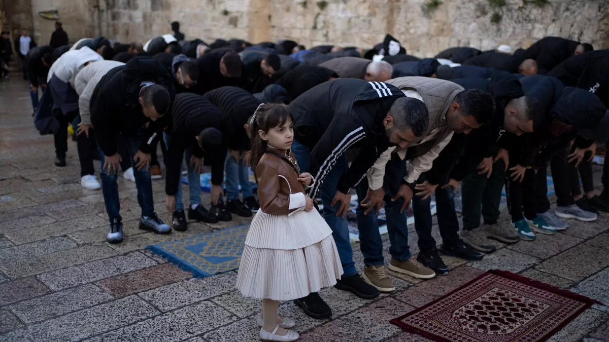 “مبارك عليكم العيد”.. موعد صلاة عيد الأضحي 2024 في العراق “البصرة، كربلاء، كركوك، النجف”