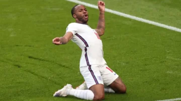 تصريح جديد.. ستيرلنج يحصل على إقامة هولندية بعد الأزمة