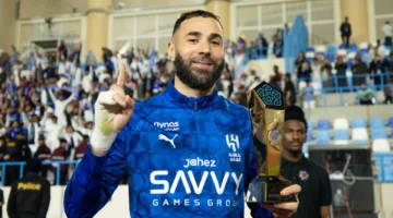 سخرية وإلغاء لقب.. بنزيما يشعل مواجهة كرة السلة في السعودية