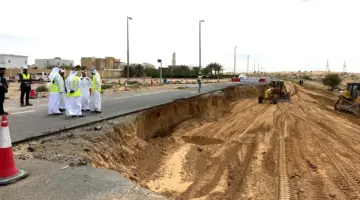 إدارة صيانة طرق الشارقة تتعامل بفاعلية مع تداعيات الحالة الجوية