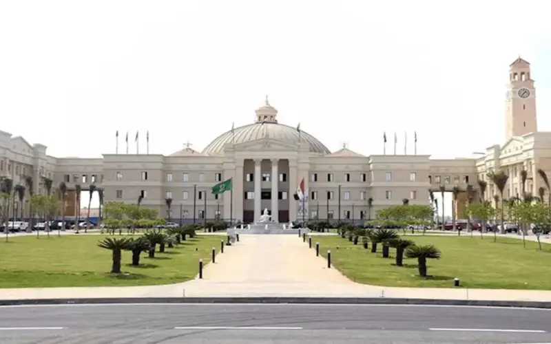 التعليم العالي تحسم موقف الدراسة بالجامعات غداً