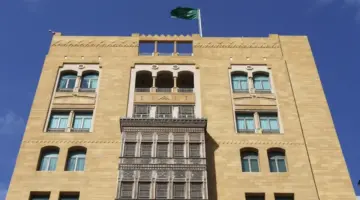 السفارة السعودية في لبنان تطلب من مواطنيها مغادرة الأراضي اللبنانية دون تأخير