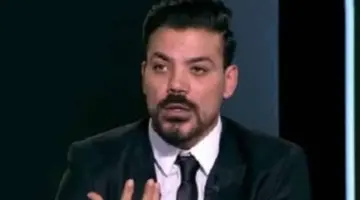 عمرو زكي: ممدوح عباس طرد وكلاء بسبب أستون فيلا.. ورفضت الأهلي 4 مرات