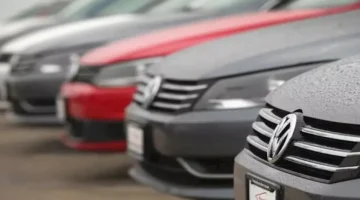 فولكس فاجن تستدعي 94 ألف سيارة كهربائية حول العالم بسبب مخاطر قابلة للاشتعال