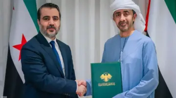 محمد بن زايد يتلقى رسالة من الشرع تسلّمها عبد الله بن زايد.