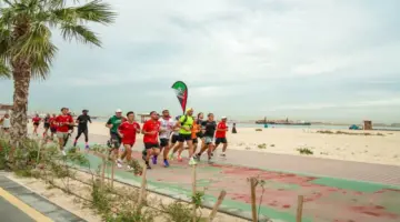 1500 مشارك في «طواف الوطن يجمعنا» بـ «كايت بيتش» في دبي