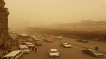 «الأرصاد» تحذر من استمرار العاصفة الترابية وتوضح موعد تحسن الطقس