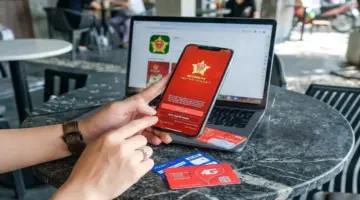 إرشادات حول كيفية إجراء المصادقة البيومترية باستخدام اشتراكات الهاتف المحمول.