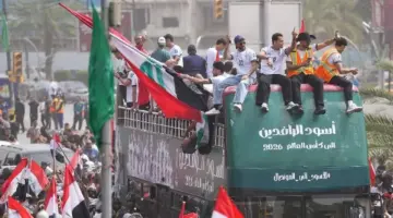 استقبال تاريخي من الجماهير لمنتخب العراق بعد التأهل لكأس العالم.. صور