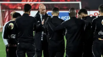 الأهلي يبلغ استاد القاهرة استعدادا لمواجهة سموحة بالدوري