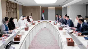 الإمارات وأوزبكستان تناقشان تعزيز الشراكة بقطاعات الاقتصاد الجديد