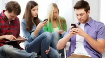 بدائل عبقرية لكسر إدمان التمرير اللانهائي للهاتف