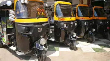 بعد مرور 4 سنوات على قرار وقف استيراده.. لماذا لم يتوارَ “التوك توك” عن مصر؟