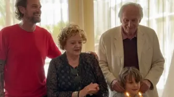 بـ تيشيرت الأهلي.. مانويل جوزيه يحتفل بذكرى ميلاده الـ80 | صور