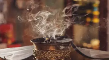 خبير يحذر من البخور داخل المنازل ويكشف أشد تأثيراته على الرئة