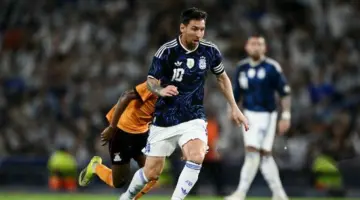 رقصة أخيرة.. ديكو ينهي الجدل: عودة ميسي إلى برشلونة لم تُطرح للنقاش