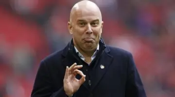 سلوت الأبرز.. 5 مدربين يواجهون شبح الإقالة في البريميرليج هذا الموسم