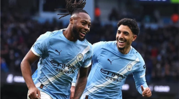 قناة تنقل مباراة مانشستر يونايتد وليدز الليلة.. اضبط التردد الآن