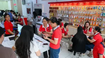 كان مشغلو شبكات الهاتف المحمول على أهبة الاستعداد طوال فترة العطلة لمساعدة العملاء في التأكد من معلومات اشتراكهم.