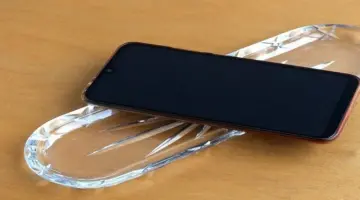 لماذا لا ينبغي إعطاء الطفل هاتفاً ذكياً قبل سن 11 عاماً ؟