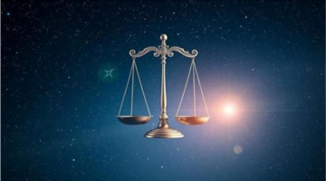 مفاجأة مهنية في الطريق.. ماذا يخبئ الفلك للميزان على صعيد المسار المهني؟