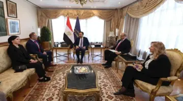 وزير الاتصالات يناقش مع المدير العام لشركة “إنتل” تعزيز التعاون في مجالات