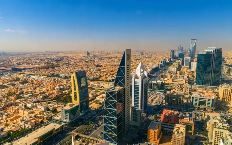 عاجل: هل تعلم أن أسعار العقارات والإيجارات تنهار في الرياض؟ القرار الخطير الذي اتخذته الحكومة يزيد المعروض 30% ويخفض الأسعار 15%… حان وقت الشراء!