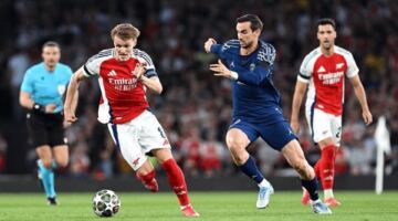 25 مليون يورو مكافأة لـ باريس سان جيرمان بعد الفوز على أرسنال
                                                
                                                
                                                    31/05/2026 10:32 ص
                                                
                                                
                                                    حقق فريق باريس سان جيرمان إنجاز تاريخي بتحقيق لقب بطولة دوري أبطال أوروبا للعام الثاني على التوالي بعد الفوز على أرسنال الإنجليزي في المباراة النهائية بركلات الترجيح.