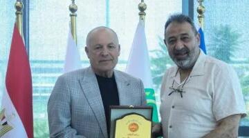 أبو ريدة يجتمع بمجدى عبد الغنى رئيس جمعية المحترفين لتعزيز سبل التعاون