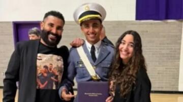 أحمد سعد يفاجئ ابنه بسيارة في حفل تخرجه.. ويعلق “فخور بيك” 