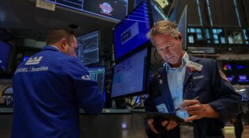 أرباح Take-Two Inter.، والإيرادات تتغلب على التوقعات في Q4 بواسطة Investing.com