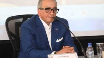 أمير هشام ينتقد تصرفات الجنايني ويعلق على موقف هاني شكري
                                                
                                                
                                                    23/05/2026 06:52 ص
                                                
                                                
                                                    أكد الإعلامي أمير هشام، أن عمرو الجنايني رئيس اتحاد الكرة السابق، وكان على رأس منظومة الكرة المصرية، ويعتبر واحد من المسئولين والذين تتأثر بهم الجماهير وبما