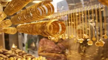 ارتفاع أسعار الذهب مع تراجع الدولار والمستثمرون يقيمون آفاق اتفاق أمريكي