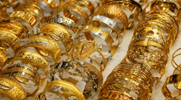استثمر صح.. سعر الذهب اليوم في العراق الجمعة 15 مايو 2026 يتراجع ومثقال 21 يفقد بريقه