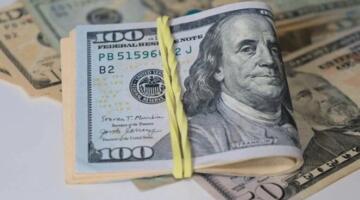 الأخضر الآن.. تحديث مباشر لـ سعر الدولار مقابل الجنيه اليوم الجمعة في البنوك