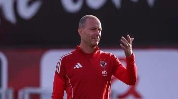 الأهلي لـ ييس توروب: «هتاخد راتب يونيو + 3 أشهر ومع السلامة»