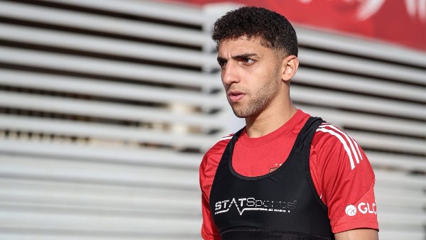 الأهلي يجهز أضخم عرض لتجديد عقد كوكا
                                                
                                                
                                                    18/05/2026 01:50 ص
                                                
                                                
                                                    كشف الإعلامي محمد طارق أضا، عن تطورات جديدة في ملف أحمد نبيل كوكا، لاعب وسط الأهلي، مؤكدًا أن إدارة القلعة الحمراء تستعد لحسم موقف اللاعب النهائي عقب مواجهة المصري البورسعيدي في ختام منافسات الدوري ال