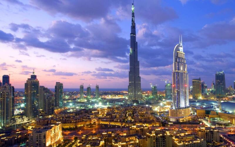 الإمارات العربية المتحدة ستنسحب من تحالف أوبك+ في مايو مما يوجه ضربة قوية للتكتل النفطي.