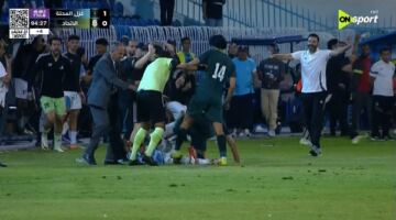 الدوري يشتغل داخل الملعب وخارجه.. اشتباكات عنيفه عقب انتهاء مباراة غزل المحلة والاتحاد السكندري
                                                
                                                
                                                    18/05/2026 10:45 م
                                                
                                                
                                                    حقق غزل المحلة الفوز على  الاتحاد السكندري بهدف نظيف دون ر في اللقاء الذي جمع بينهما الآن بإستاد غزل المحلة ، ضمن منافسات بطولة الدوري المصري الممتاز.