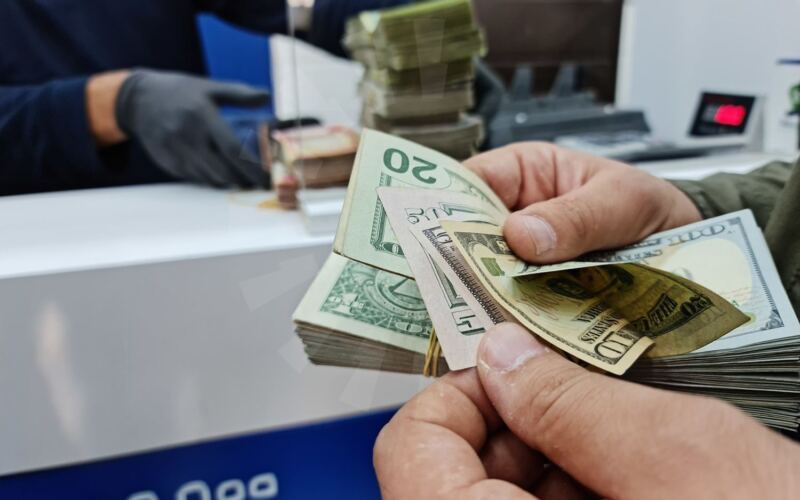 الدولار الأميركي يواصل ارتفاعه أمام الدينار العراقي
