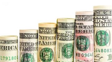الدولار يتجه لتحقيق أكبر مكاسب أسبوعية في أكثر من شهرين بدعم من ارتفاع عوائد السندات الأمريكية