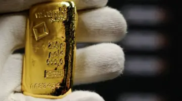 الذهب ينخفض إلى 4438 دولاراً منتصف الأسبوع