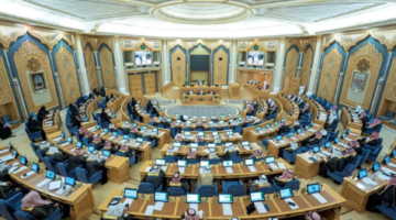 الشورى يطالب بإنشاء طرق برية وسكك حديدية إضافية لربط أطراف المملكة