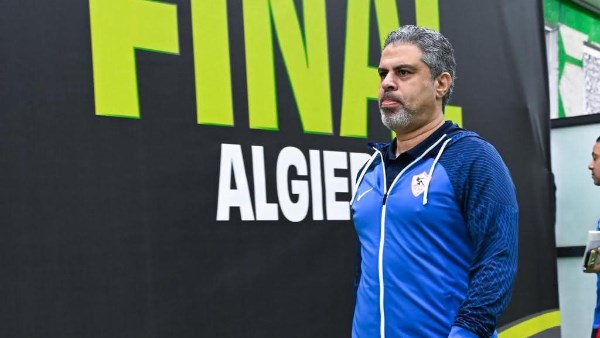 القرار النهائي لم يصدر.. معتمد جمال يترقب موقف عقده الجديد مع الزمالك
                                                
                                                
                                                    22/05/2026 04:00 ص
                                                
                                                
                                                    أكد الإعلامي خالد الغندور أن إدارة النادي لم تتحدث حتى الآن مع معتمد جمال المدير الفني للفريق الأول لكرة القدم بشأن توقيع عقود جديدة للاستمرار في منصبه خلال الموسم المقبل، رغم نجاحه في قيادة الفريق لل