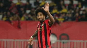 المدافع البرازيلي دانتي يعلن اعتزاله كرة القدم بعمر 42 عاما
                                                
                                                
                                                    30/05/2026 11:22 م
                                                
                                                
                                                    أعلن المدافع البرازيلي المخضرم دانتي اعتزاله كرة القدم الاحترافية عن عمر 42 عاماً، وفقاً لما أعلنه المكتب الإعلامي للدوري الفرنسي.