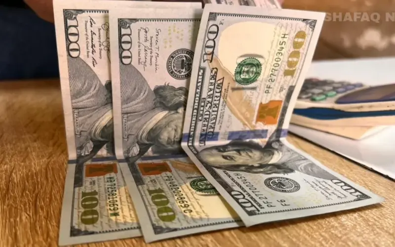 انخفاض أسعار الدولار في بغداد وأربيل – شفق نيوز