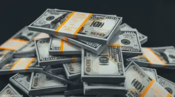 انخفاض جديد للدولار في العراق.. تراجع تدريجي ينعش الأسواق
