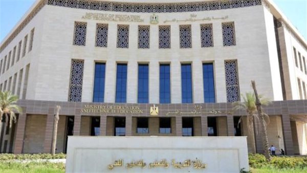 بالارقام الرسمية: 613 تجمعًا أمنيًا يستقبلون 921 ألف طالب وطالبة في امتحانات الثانوية العامة   منذ حوالي 4 ساعات