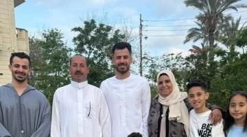 بجلابية بيضاء.. محمود الونش مدافع الزمالك يحتفل بعيد الأضحى مع العائلة «صور»